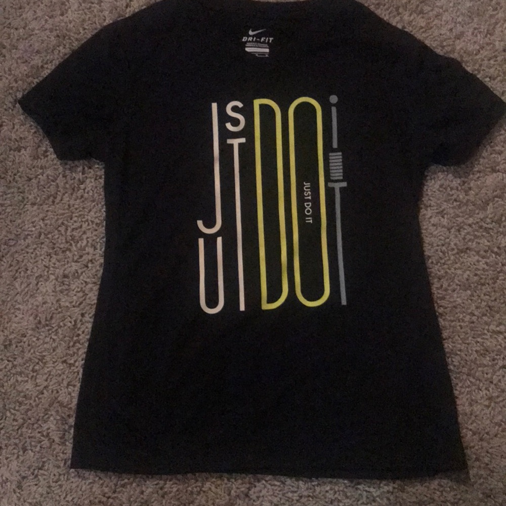 Nike girls dri-fit tee